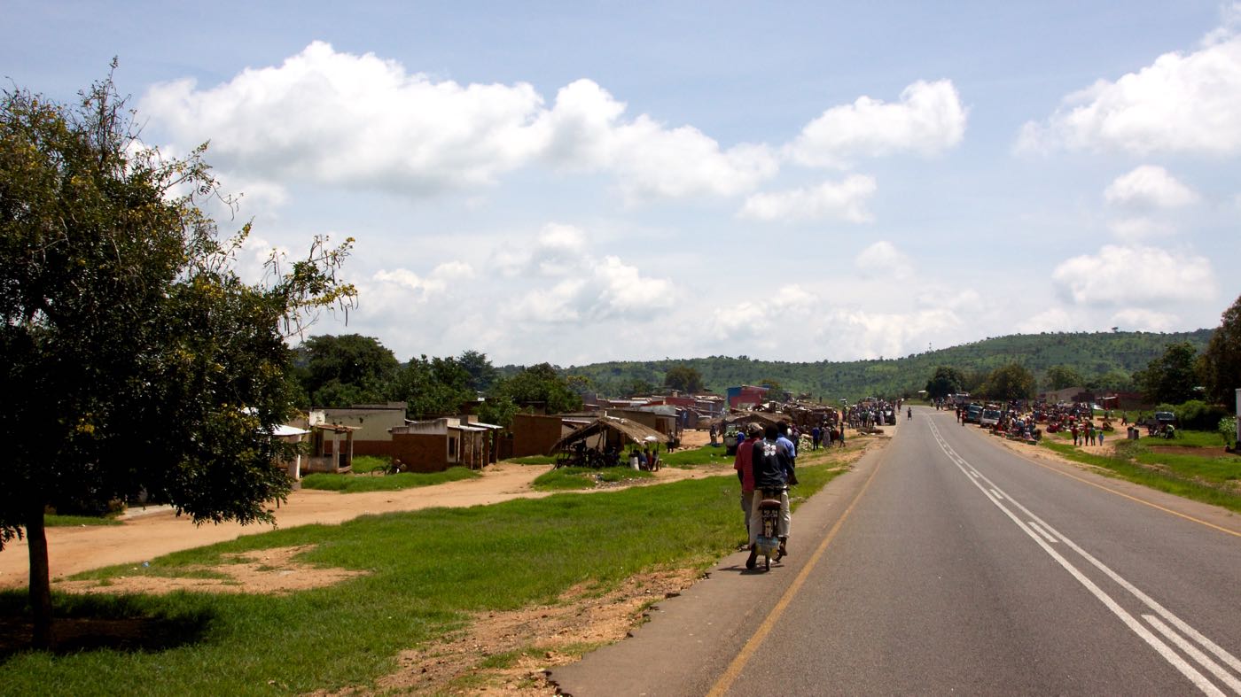 Road Lilongwe to Salima